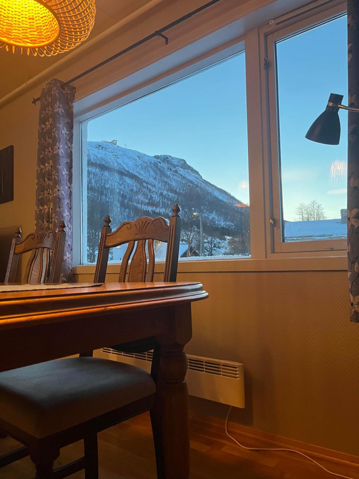 Apartament Fantastisk Utsikt! Gratis Parkering Tromsø Zewnętrze zdjęcie